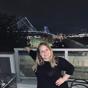 Meet your Posher, Danielle